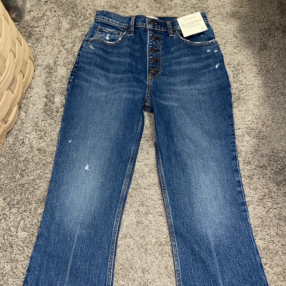 Abercrombie & Fitch “The Kick Flare” Ultra High Rise